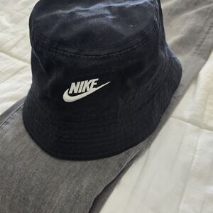 Nike bucket hat